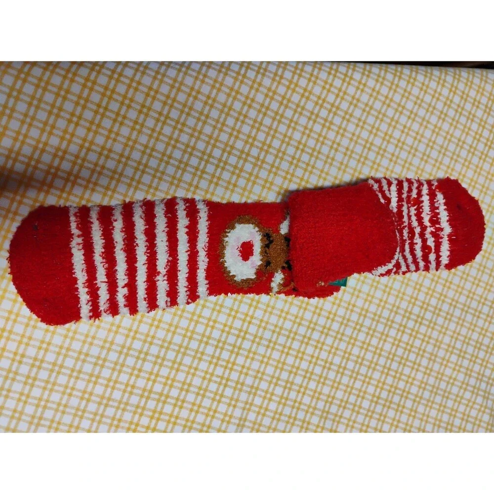 Kids size 7 Fuzzy socks Rudolf Snugadoo  Non Skid Bottom